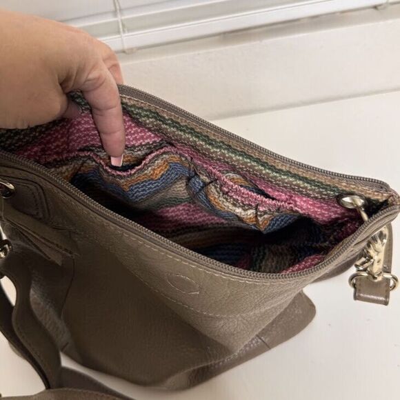 The Sak Crossbody Bag Taupe Brown Leather Adjustable Compact Travel Boho Purse - Picture 15 of 16